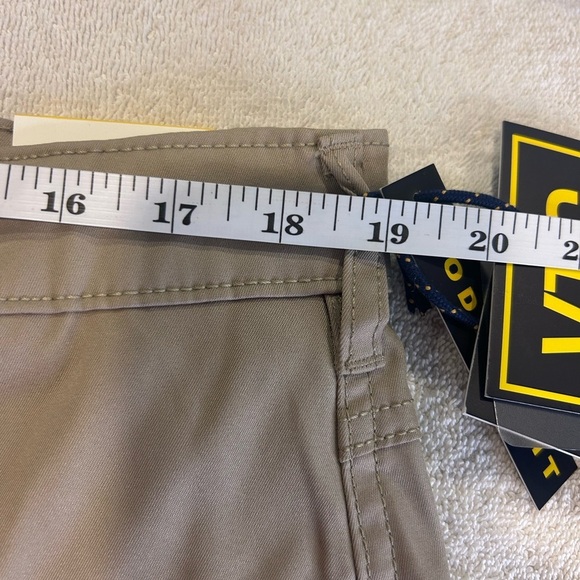 🫒”Vintage 1946” NWT Men's Tan Flat Front Modern Fit Performance Chinos w/Pockets - Picture 4 of 16